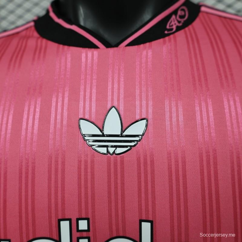 قميص كرة القدم الكلاسيكي "Player Version 2026" من Adidas Originals بخطوط وردية