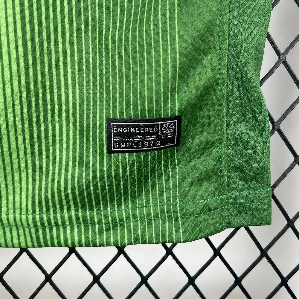 2025/26 كيدز برشلونة حارس مرمى برشلونة أخضر اللون الأخضر