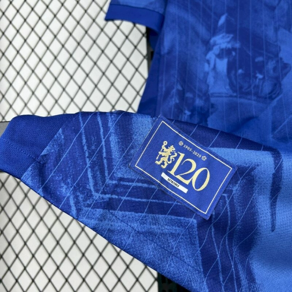 2025/26 قميص تشيلسي بمناسبة مرور 120 عاماً على تأسيسه