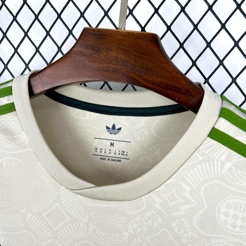 2025/26 قميص بأكمام طويلة بأكمام طويلة لرجال بايرن ميونيخ بايرن ميونيخ