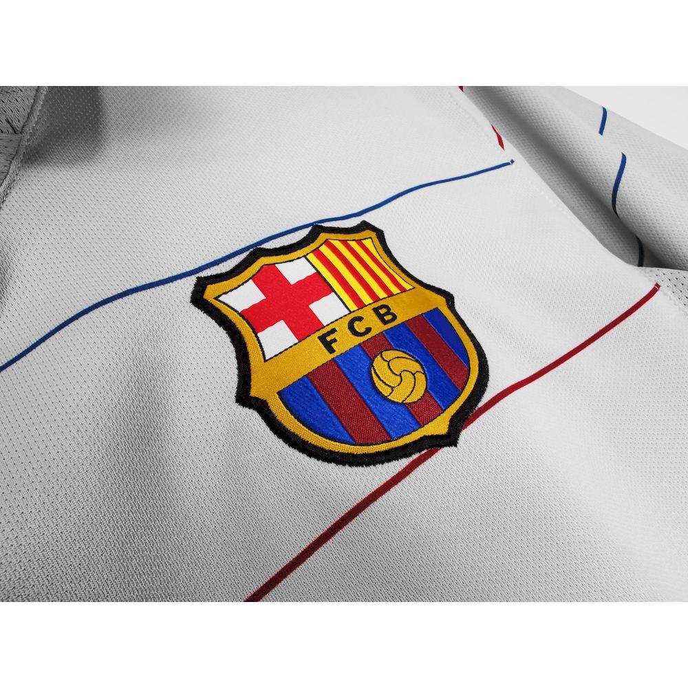 2003/04 قميص برشلونة ريترو ذهاباً وإياباً