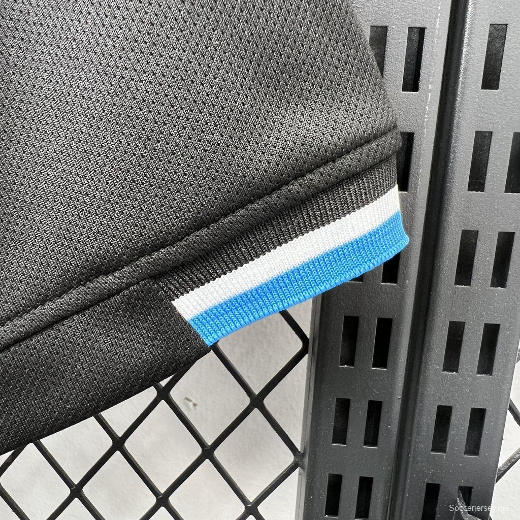 قميص جريمو الرجالي للمباريات على أرضه لموسم 2026/27