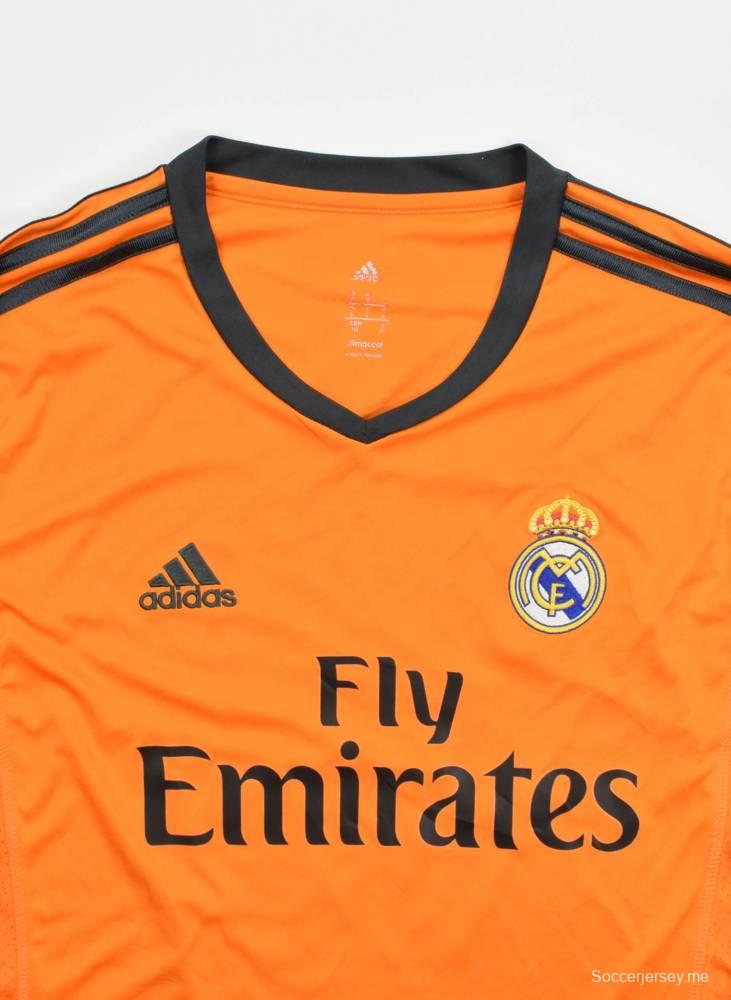 قميص ريترو 13/14 ريال مدريد الثالث بأكمام طويلة برتقالية اللون كان يرتديه رونالدو
