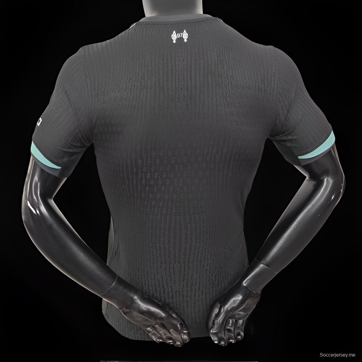 إصدار اللاعب 24/25 قميص ليفربول الأسود خارج الملعب 24/25
