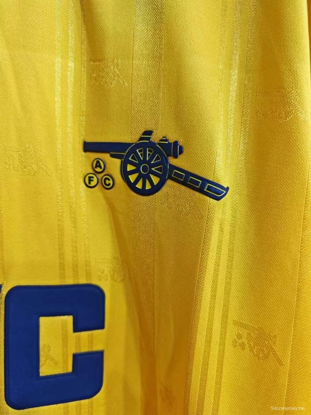 قميص أصفر قديم 86/88 لأرسنال ذهاباً وإياباً
