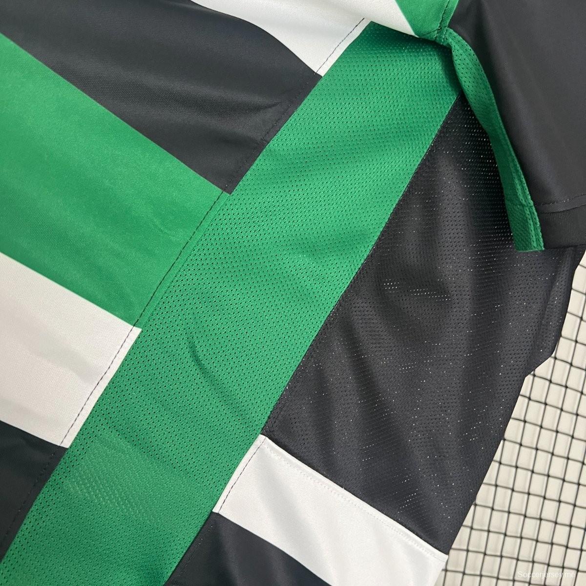 24/25 قميص فريق سبورتينج لشبونة على أرضه
