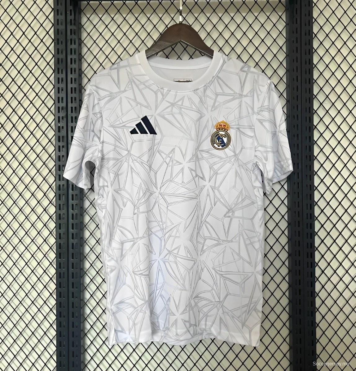 24/25 قميص ريال مدريد الأبيض قبل المباراة 24/25 قميص ريال مدريد الأبيض قبل المباراة

