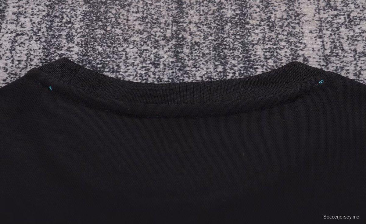 قميص ريترو كيدز 17/18 ريال مدريد اوايي أسود اللون أسود اللون