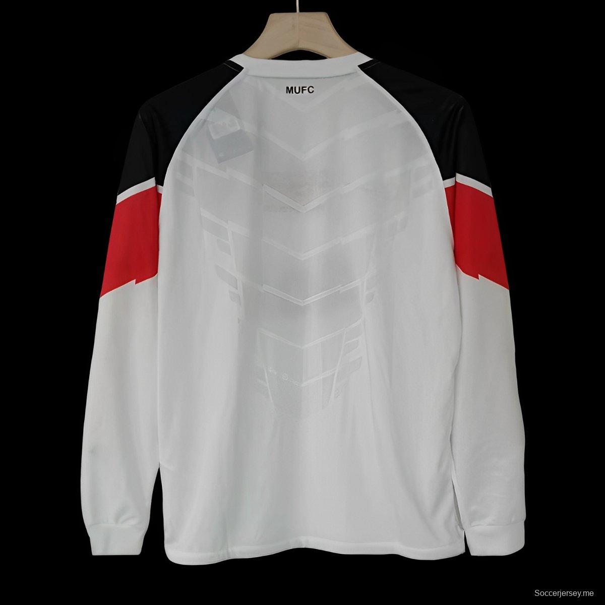 قميص ريترو 10/11 مانشستر يونايتد بأكمام طويلة الأكمام طويلة الأكمام خارج ملعبه في دوري الأبطال