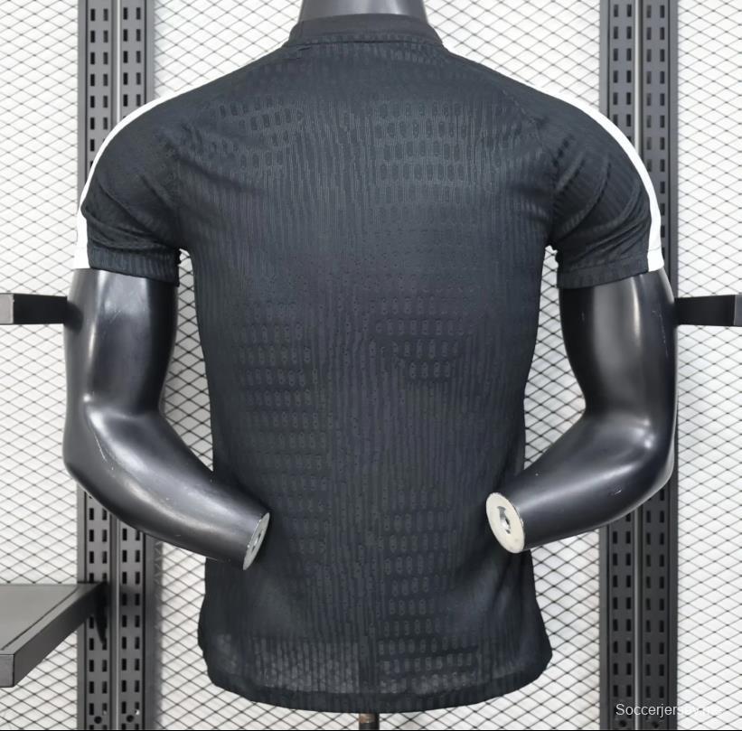 إصدار اللاعبين 25/26 قميص باريس سان جيرمان × XO BLACK قبل المباراة