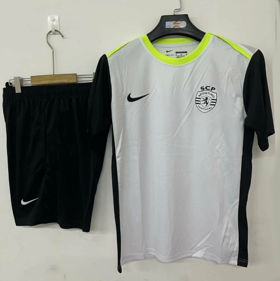 25/26 قميص التدريب قبل المباراة لسبورتينج لشبونة قبل المباراة باللون الأبيض (بدون راعي) + شورت