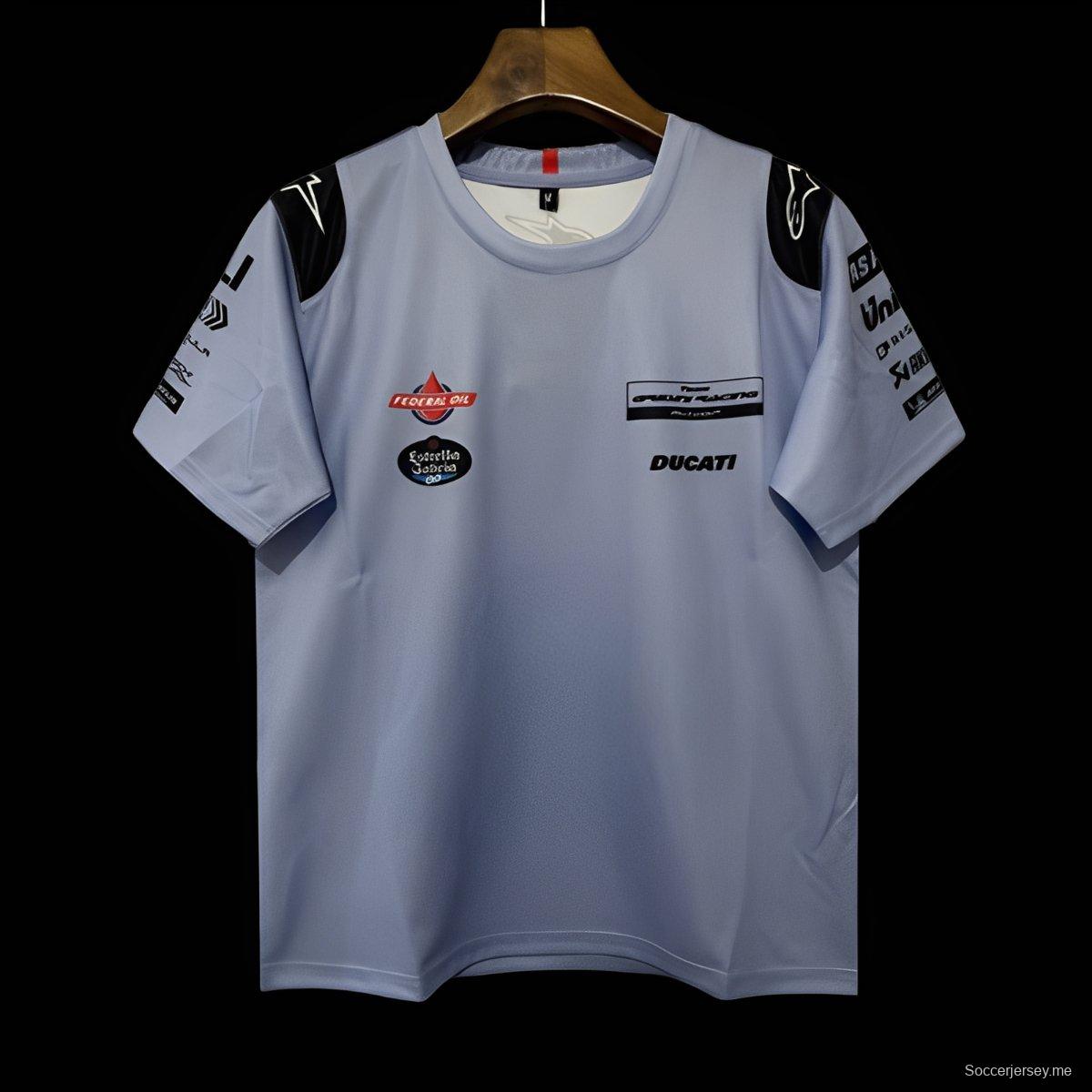 2025 F1 جريسيني سباق دوكاتي 2025 أزرق فاتح مع تي شيرت كتف أسود