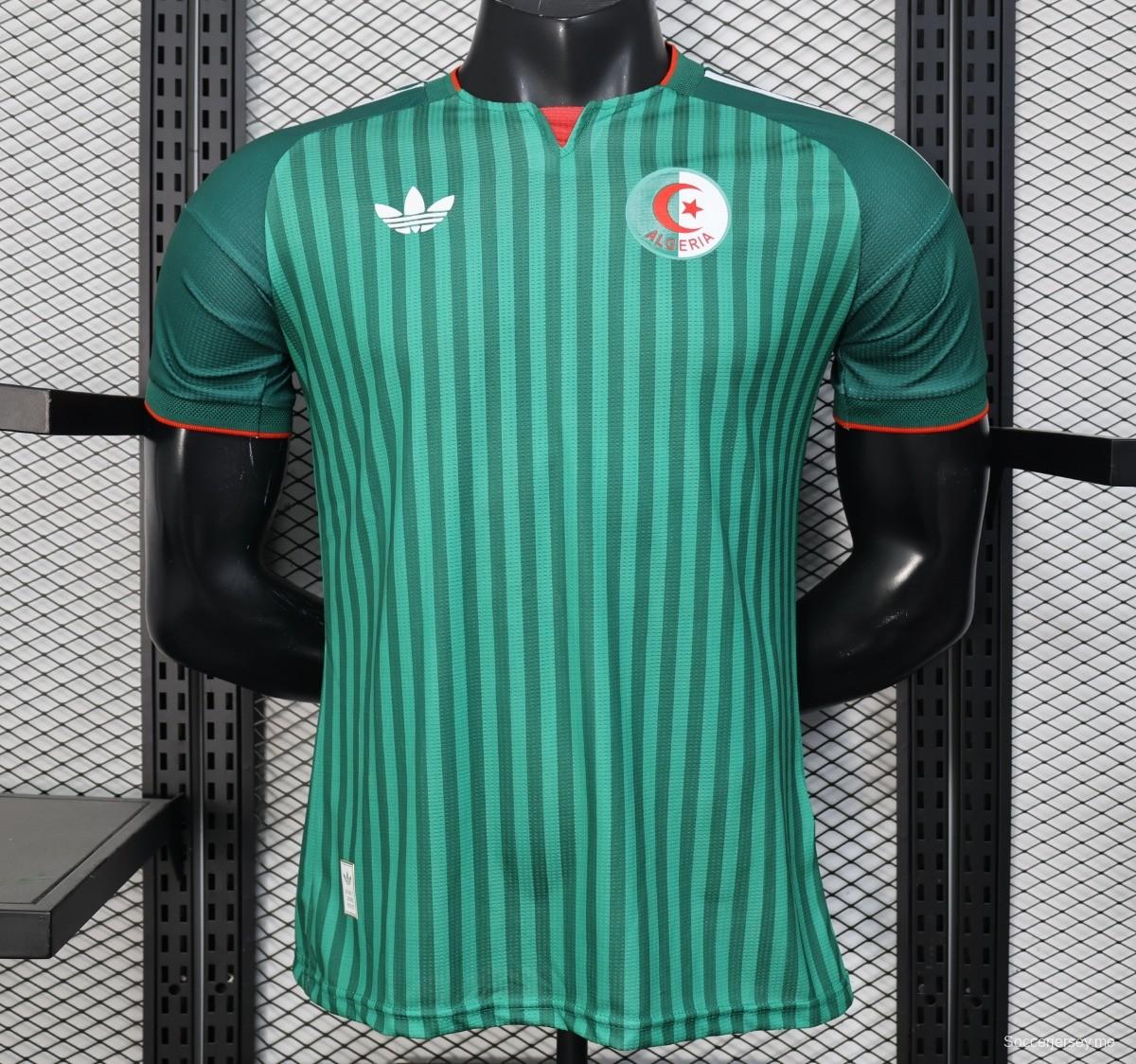 نسخة اللاعب 2026 قميص منتخب الجزائر 2026 أخضر اللون أخضر بنقشة خطوط عمودية