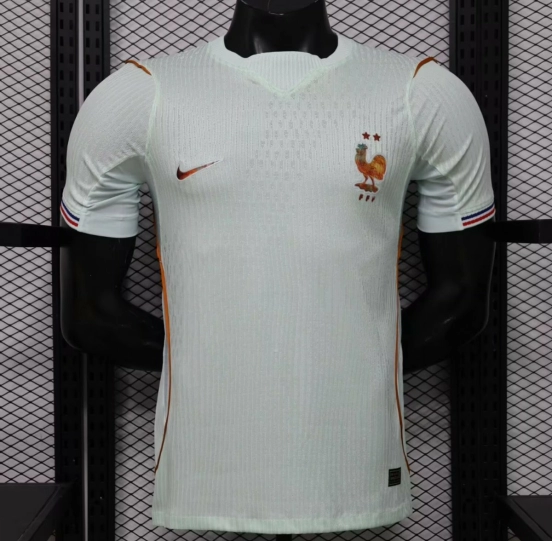 قميص المنتخب الفرنسي خارج أرضه في كأس العالم 2026، نسخة اللاعبين