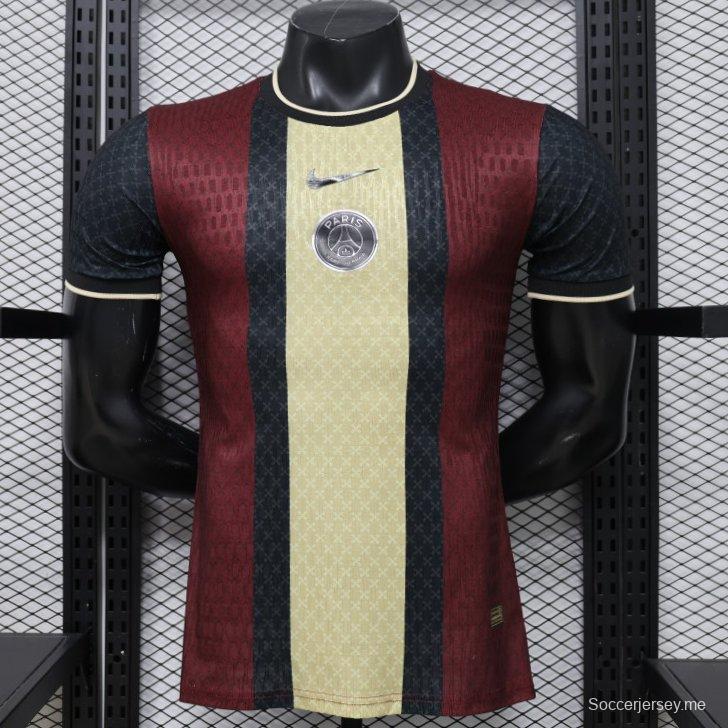قميص اللاعب الإصدار 26/27  باريس سان جيرمان (PSG) باللون الأسود والبرغندي والذهبي - إصدار خاص
