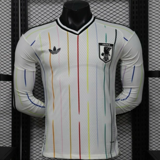 قميص لاعب طويل الأكمام من الإصدار 2026، الإصدار الخاص باليابان، باللون الأبيض مع خطوط رفيعة بألوان قوس قزح