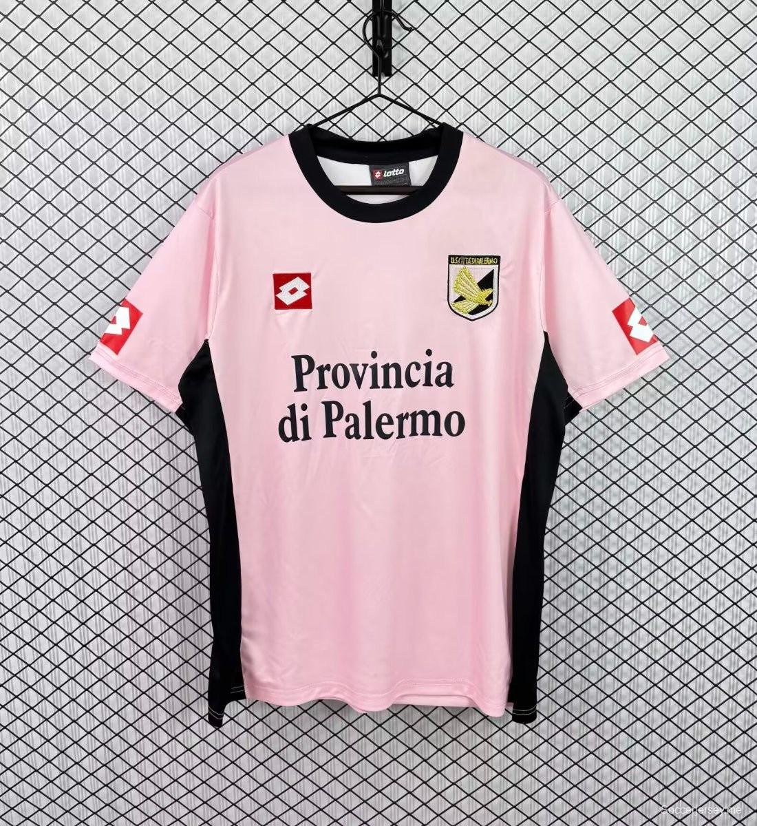 قميص فريق "U.S. Città di Palermo" للعب على أرضه، موسم 2004/06، باللونين الوردي والأسود