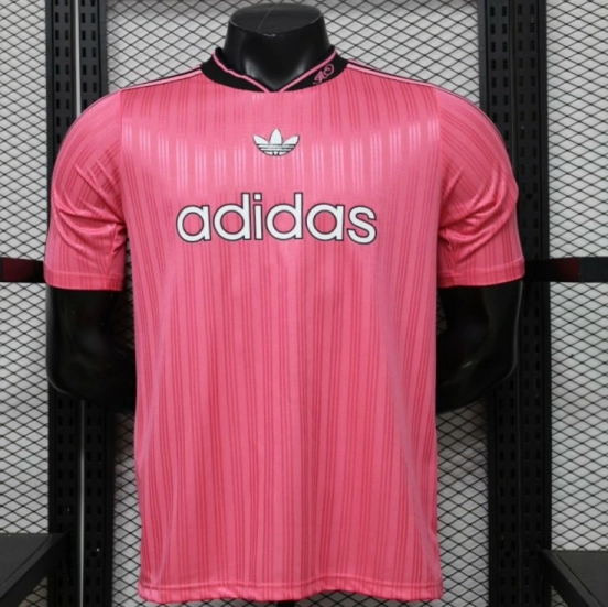 قميص كرة القدم الكلاسيكي "Player Version 2026" من Adidas Originals بخطوط وردية